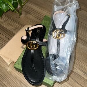 Gucci thong slides